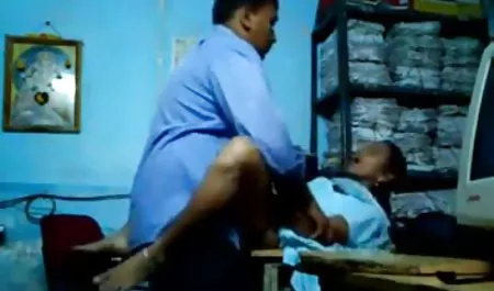 پی سکس مادروبسر وی سی,فتیش,کثیف,شلوار جین پاره پاره برای من