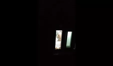 زیبا کف پا زدن و یک جهش بزرگ به عنوان یک سنگ جامد عکس سکسی مادر وپسر